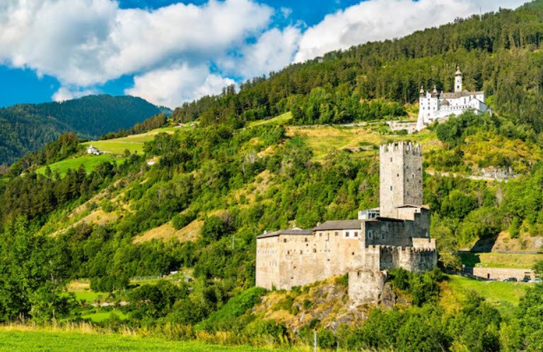 Burg Bideneck, Fließ in Western Austria, Austria